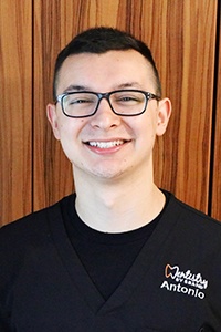 Registered dental assistant Antonio